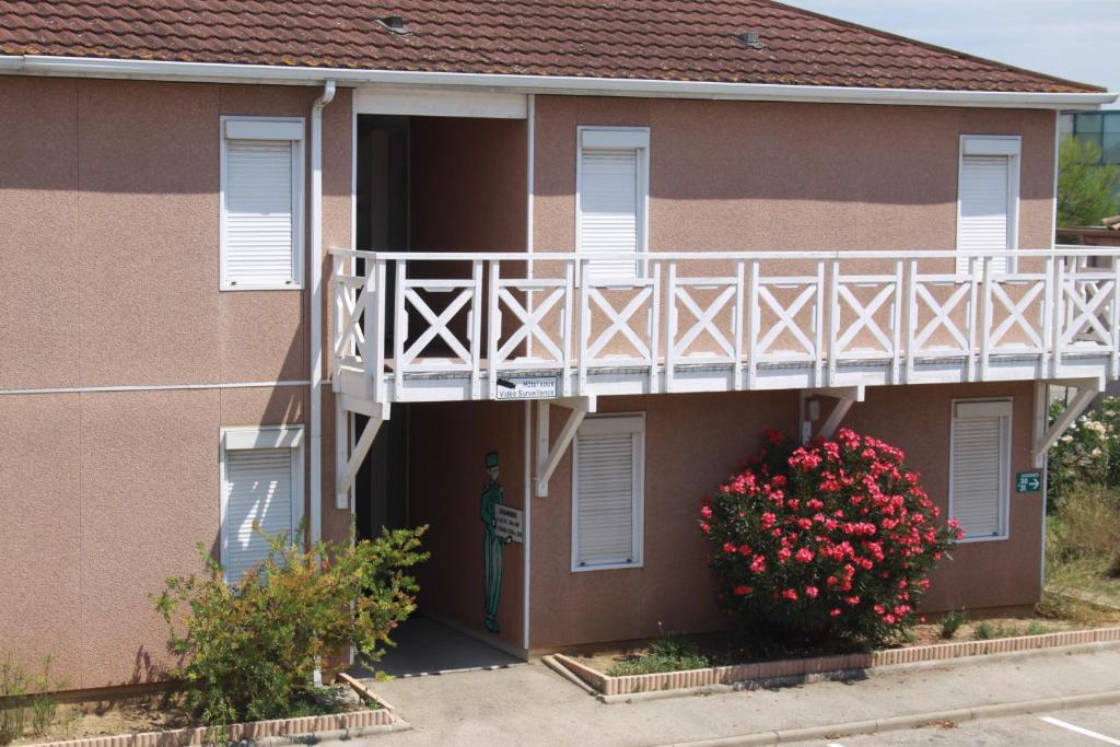 Fasthotel Nimes Кэсарг Экстерьер фото